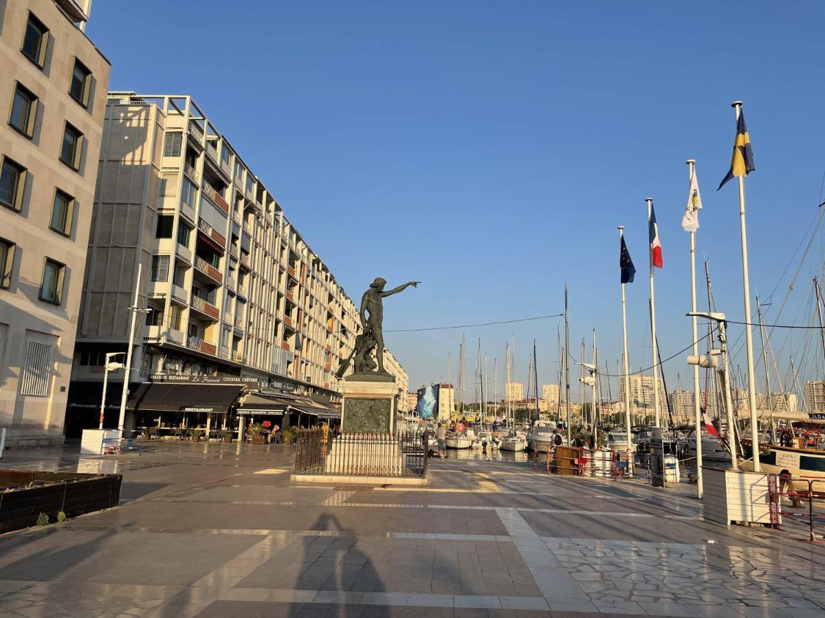 Appartement Mignon Calme Douillet Ascenseur Clim Etage Eleve Proche Parking Et Toutes Commodites Au Coeur Du Toulon Historique Екстер'єр фото