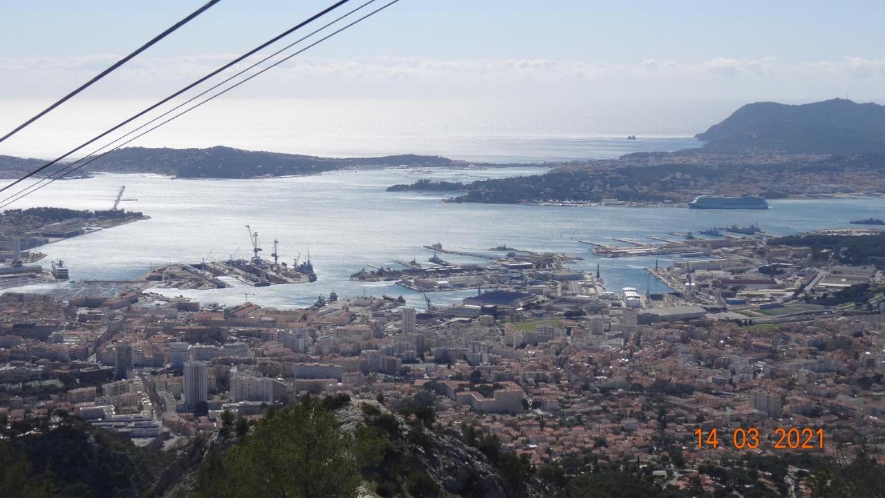 Appartement Mignon Calme Douillet Ascenseur Clim Etage Eleve Proche Parking Et Toutes Commodites Au Coeur Du Toulon Historique Екстер'єр фото