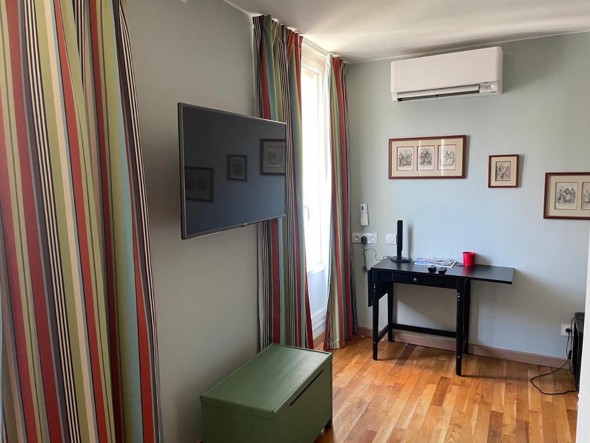 Appartement Mignon Calme Douillet Ascenseur Clim Etage Eleve Proche Parking Et Toutes Commodites Au Coeur Du Toulon Historique Екстер'єр фото