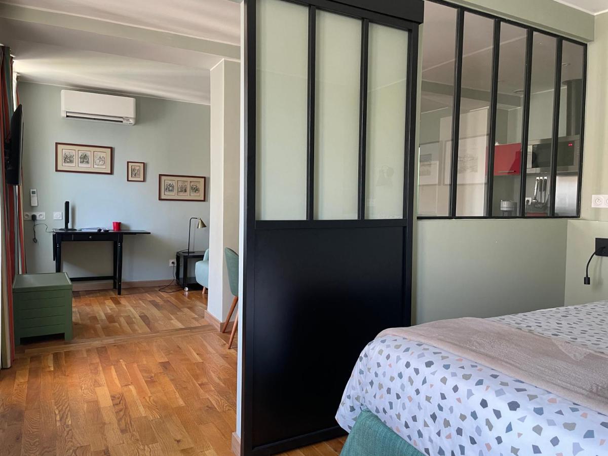Appartement Mignon Calme Douillet Ascenseur Clim Etage Eleve Proche Parking Et Toutes Commodites Au Coeur Du Toulon Historique Екстер'єр фото
