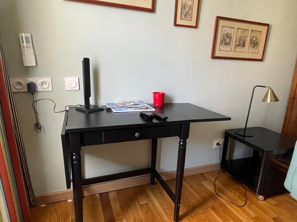 Appartement Mignon Calme Douillet Ascenseur Clim Etage Eleve Proche Parking Et Toutes Commodites Au Coeur Du Toulon Historique Екстер'єр фото