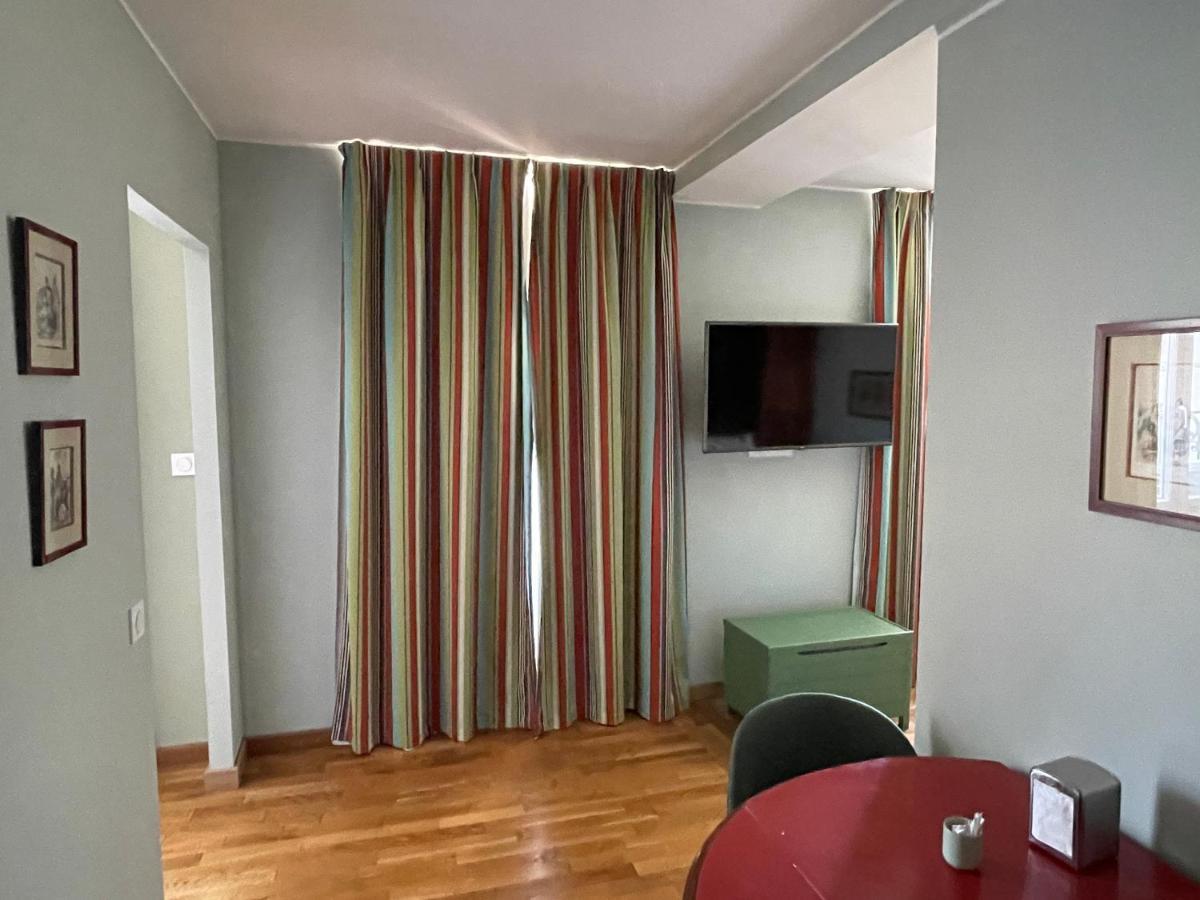 Appartement Mignon Calme Douillet Ascenseur Clim Etage Eleve Proche Parking Et Toutes Commodites Au Coeur Du Toulon Historique Екстер'єр фото